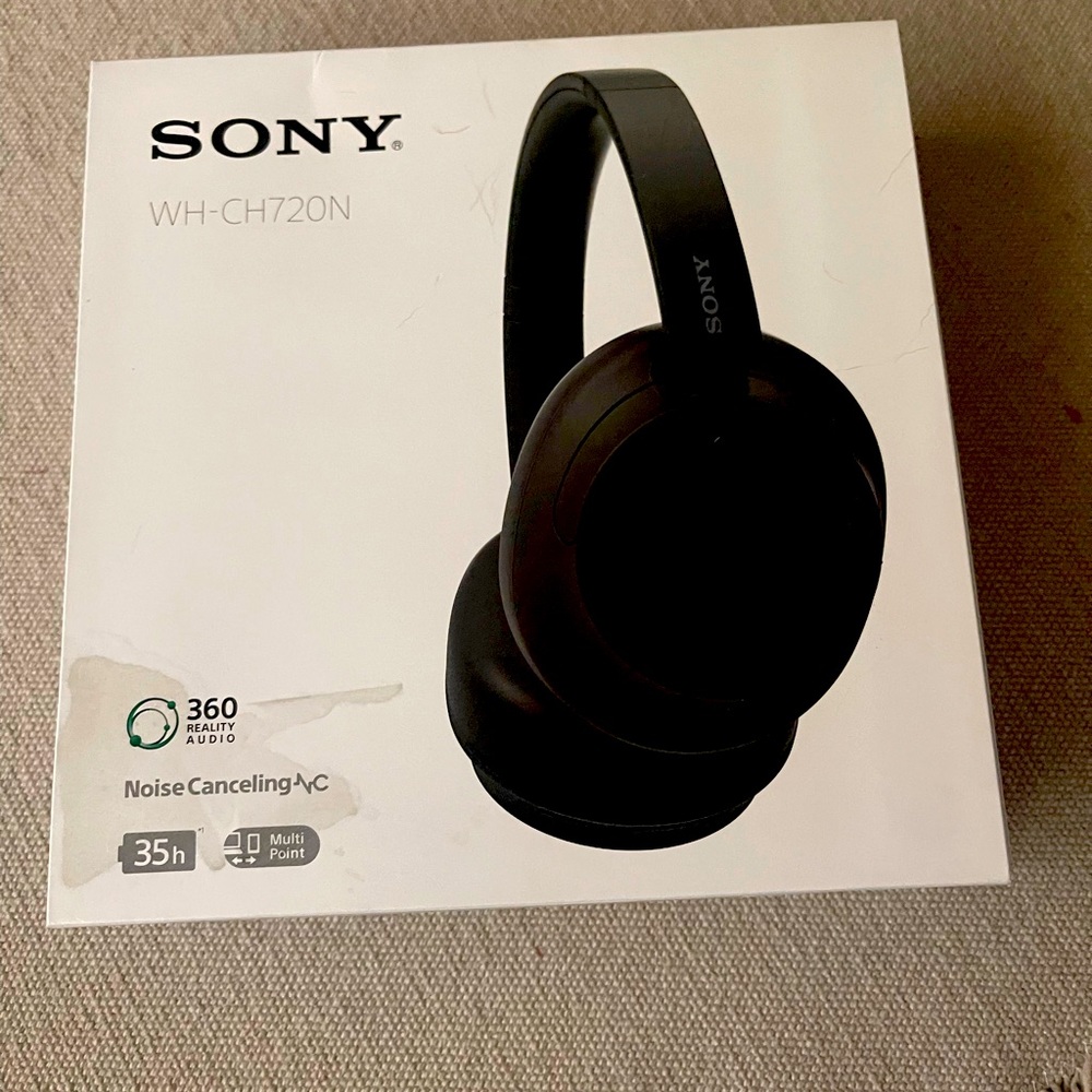 Sony noise cancelling headphones